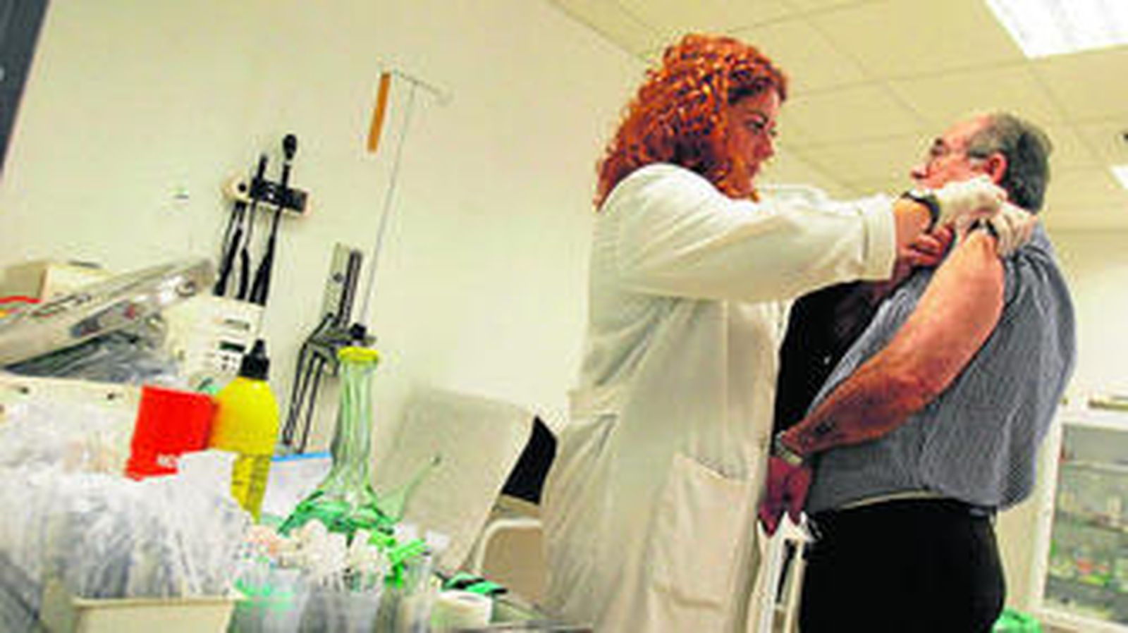 Protesta de enfermeros para reclamar que las plantillas se adecuen a las necesidades, en una imagen de archivo.