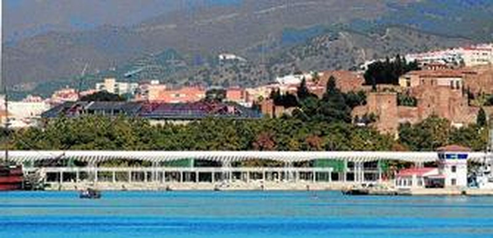 Vista de la gran pérgola que recorre el Palmeral de las Sorpresas, en el muelle 2.