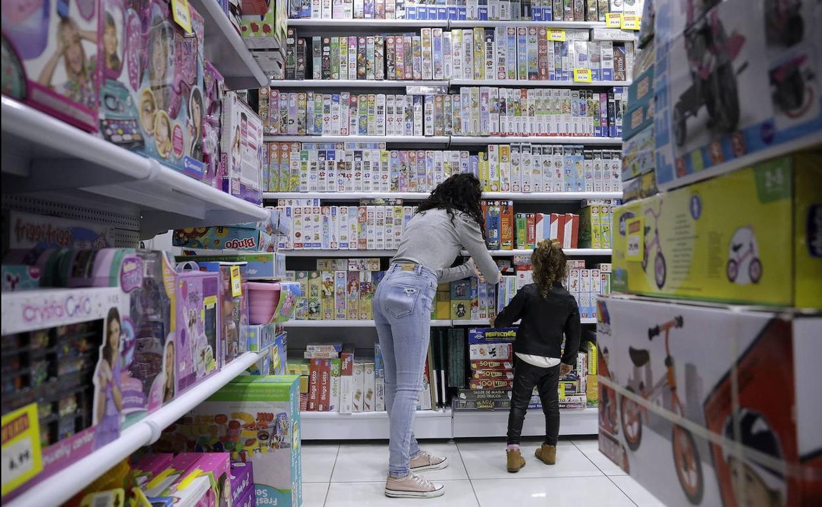 Estos son los negocios que amplían su horario de apertura en Andalucía