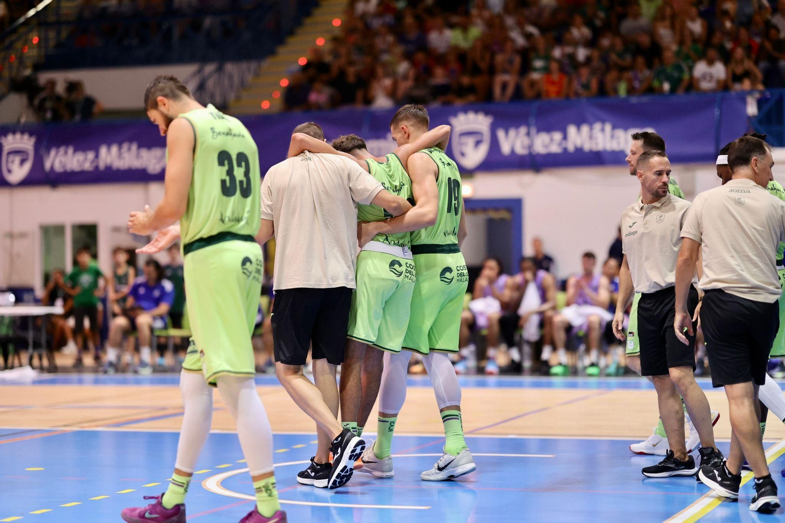 Máxima preocupación en el Unicaja por Dani Carrasco y su rodilla