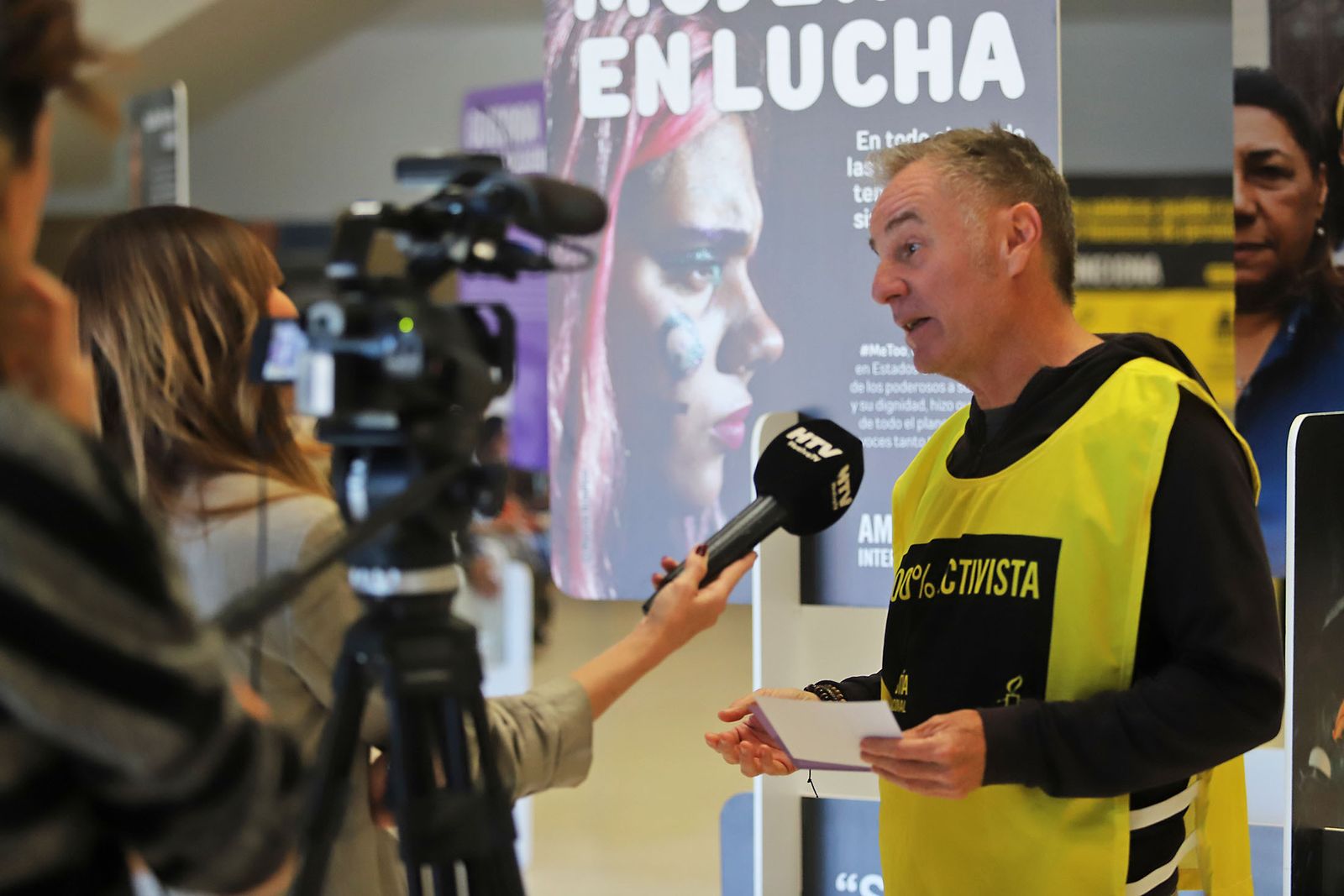 Imágenes de la exposición 'Ellas son la revolución' en la Universidad de Huelva
