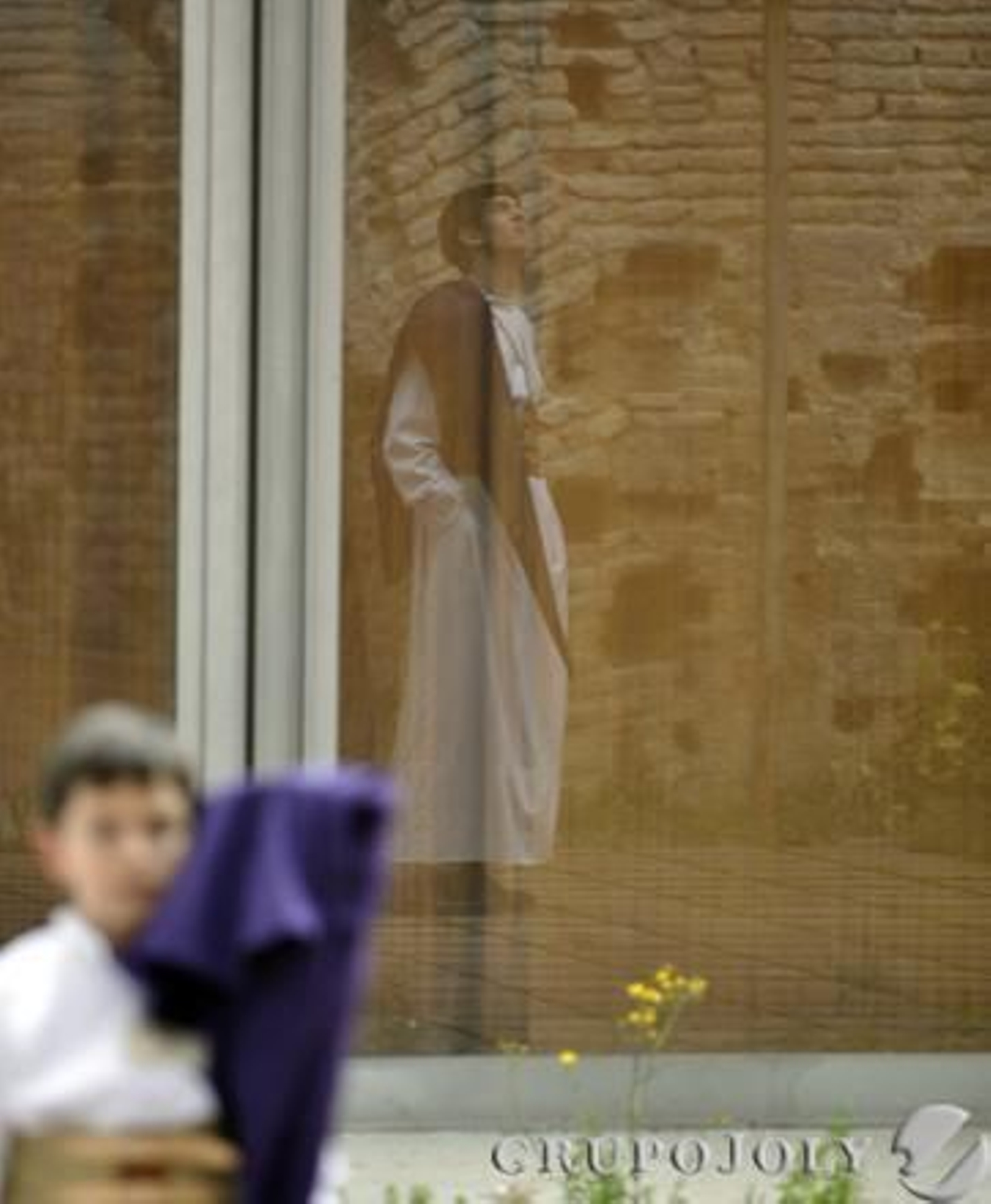 Llantos y desolación en el interior de la Capilla del Rosario de la Hermandad de Las Aguas.

Foto: Manuel Gomez