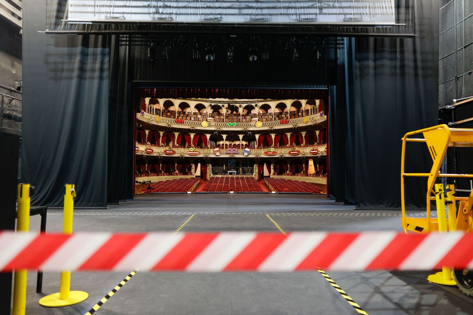El Gran Teatro Falla de Cádiz desde la parte de atrás de la escena.