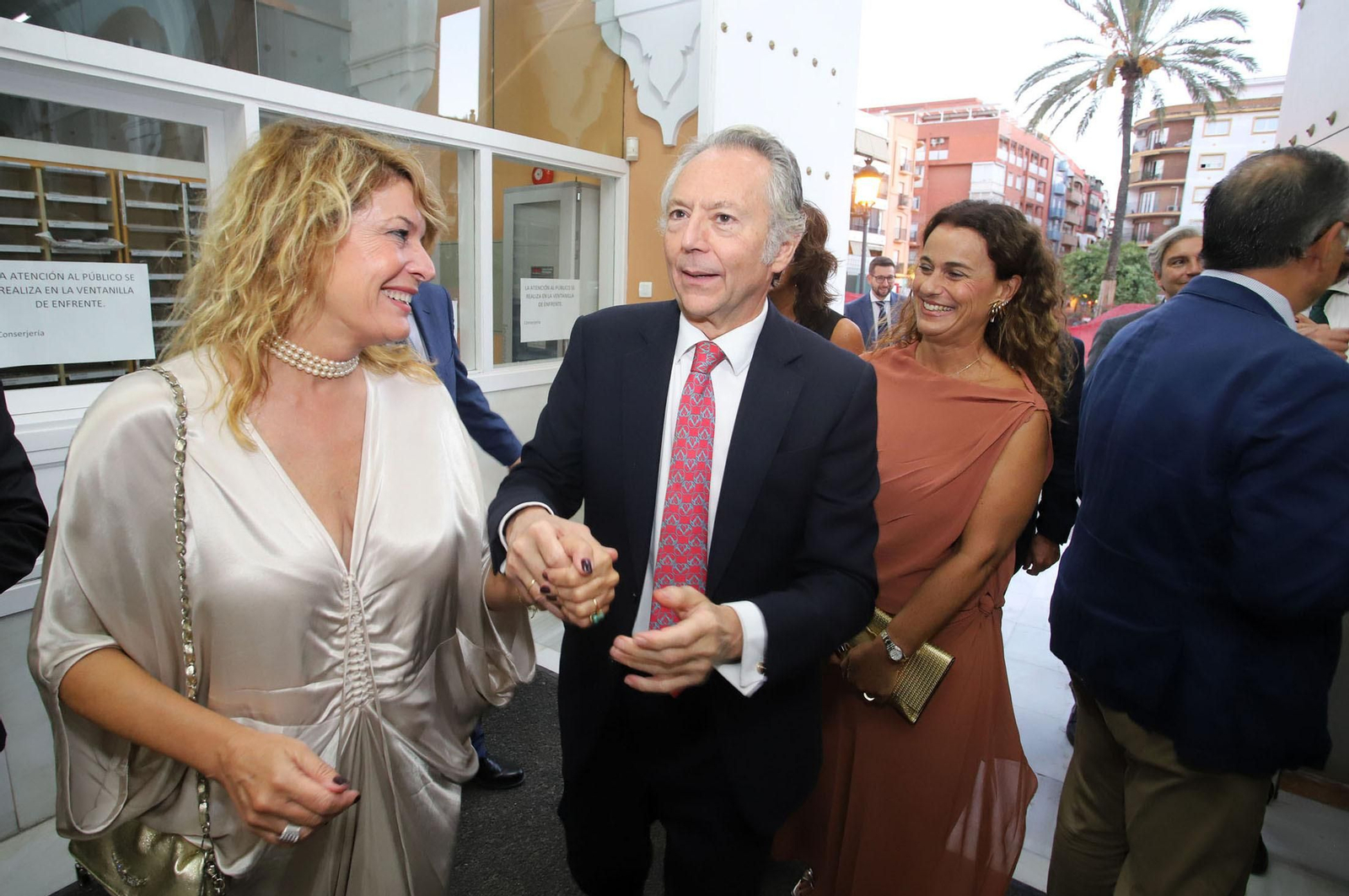 Imágenes de la recepción a los invitados a la gala de los Onubenses del Año