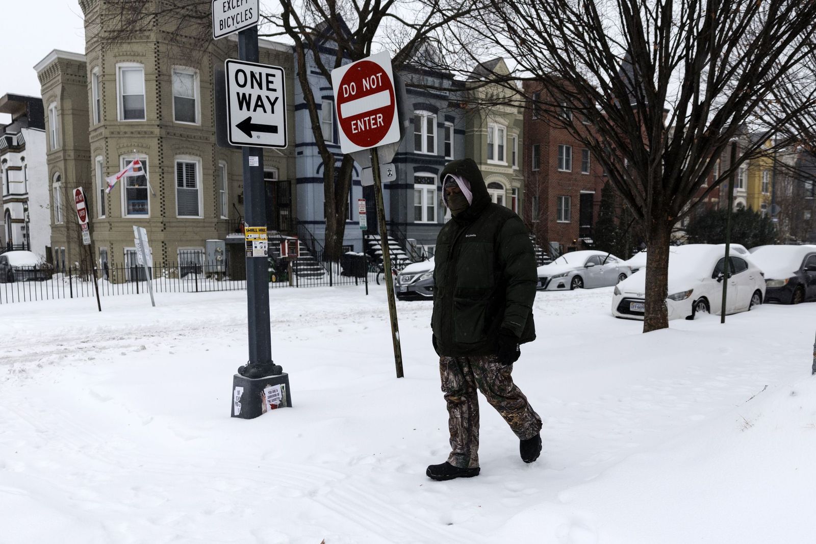 Las gélidas y blancas imágenes que deja la tormenta monstruosa en los EEUU