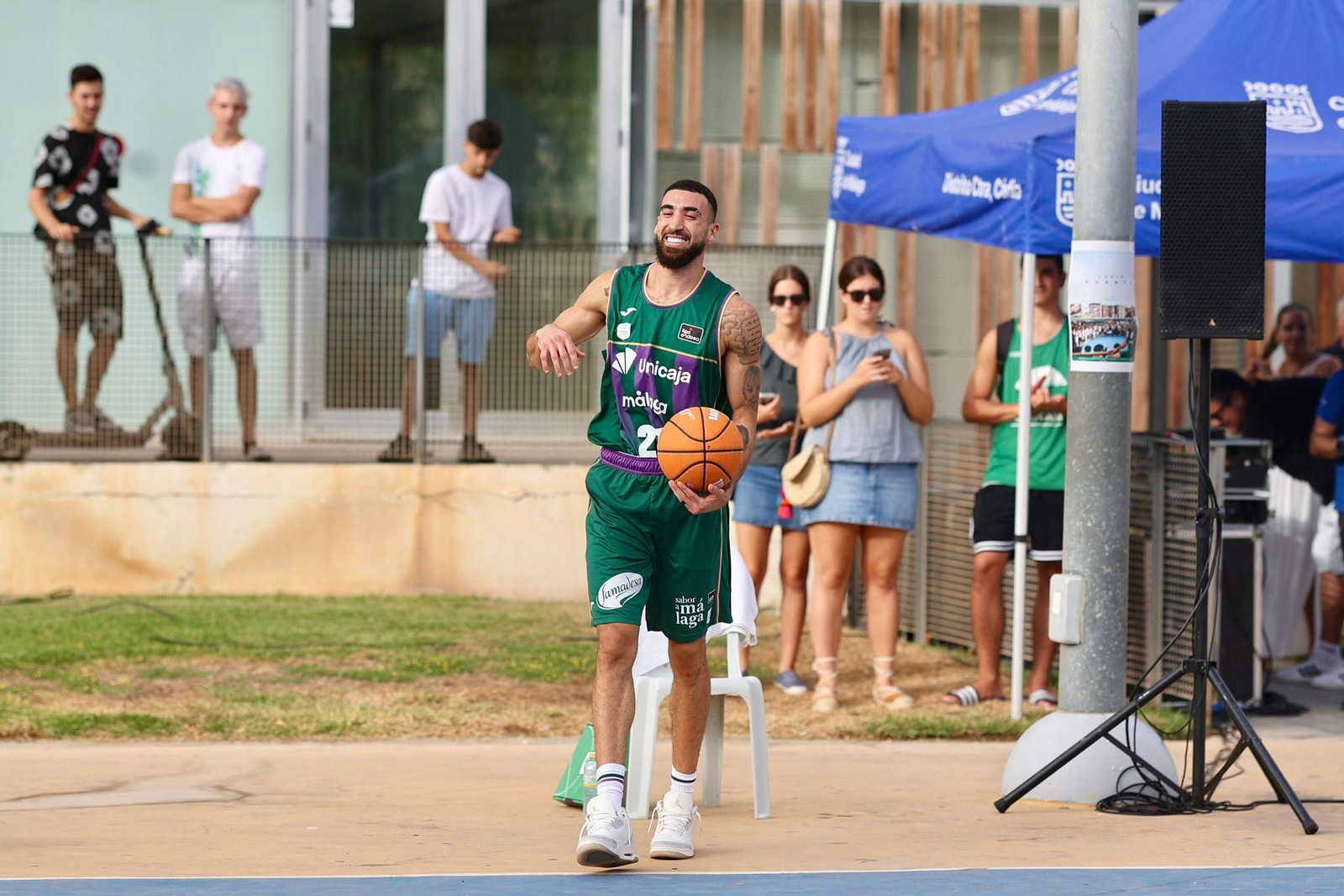Las fotos de la espectacular presentación de Chris Duarte con el Unicaja en el Parque del Oeste