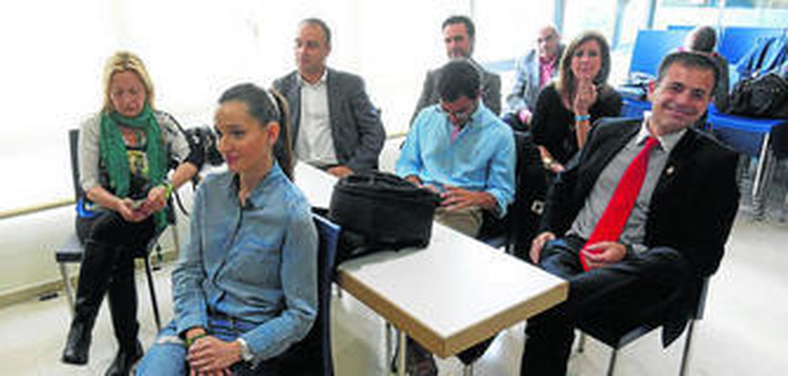 Algunas de las personas que forman parte de la candidatura, ayer, en la sede provincial del PP.