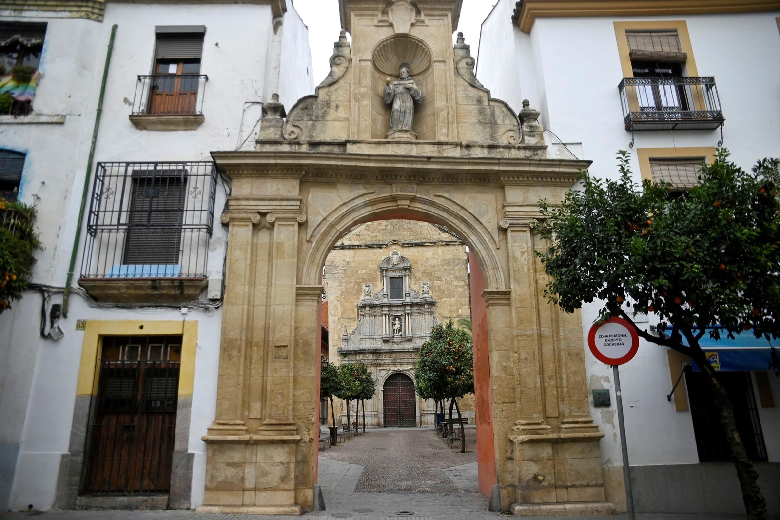 Un paseo en fotografías por la inconfundible iglesia de San Francisco de Córdoba
