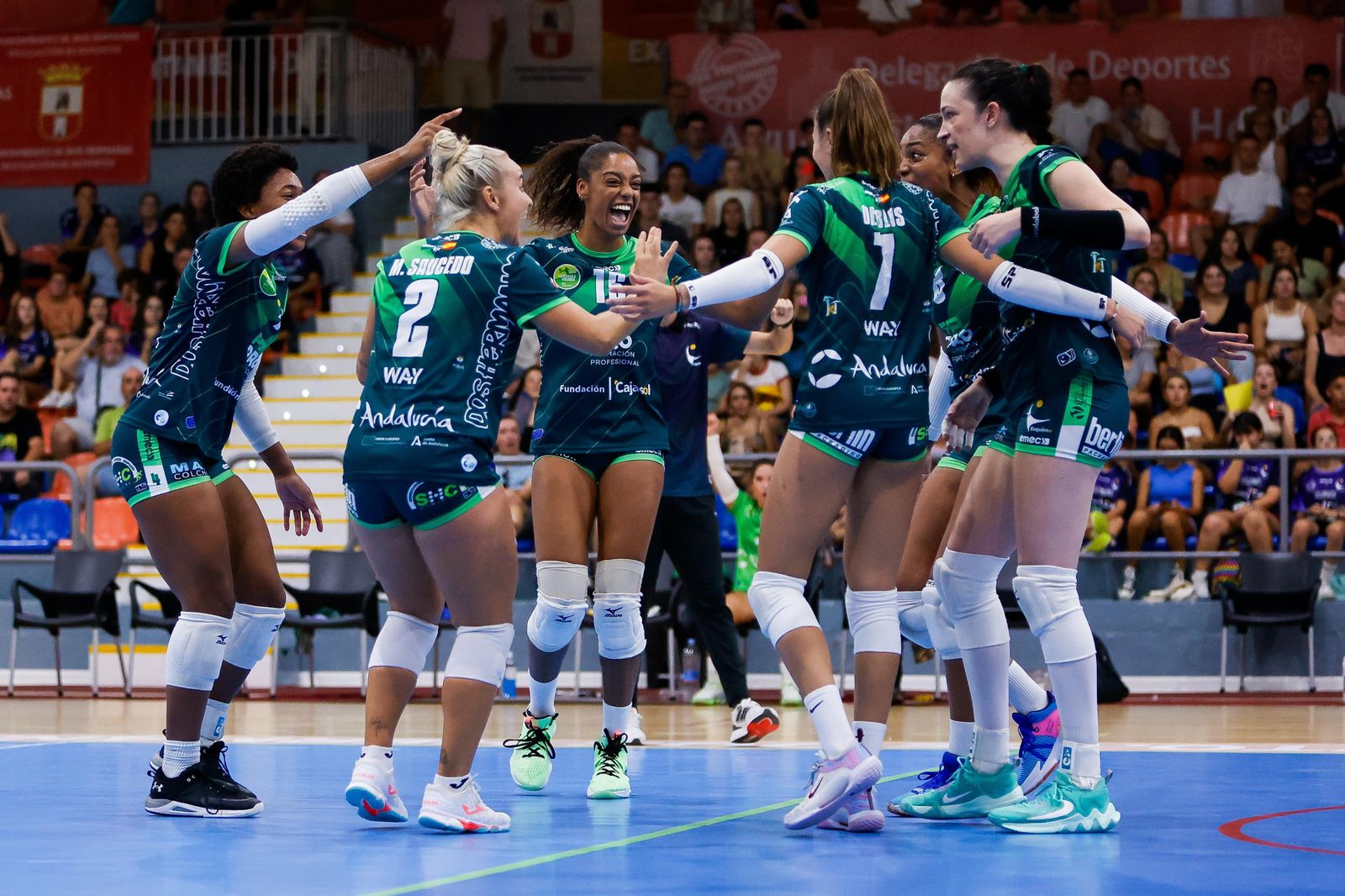 Las fotos del debut en Europa del FP Pro Voley Cajasol