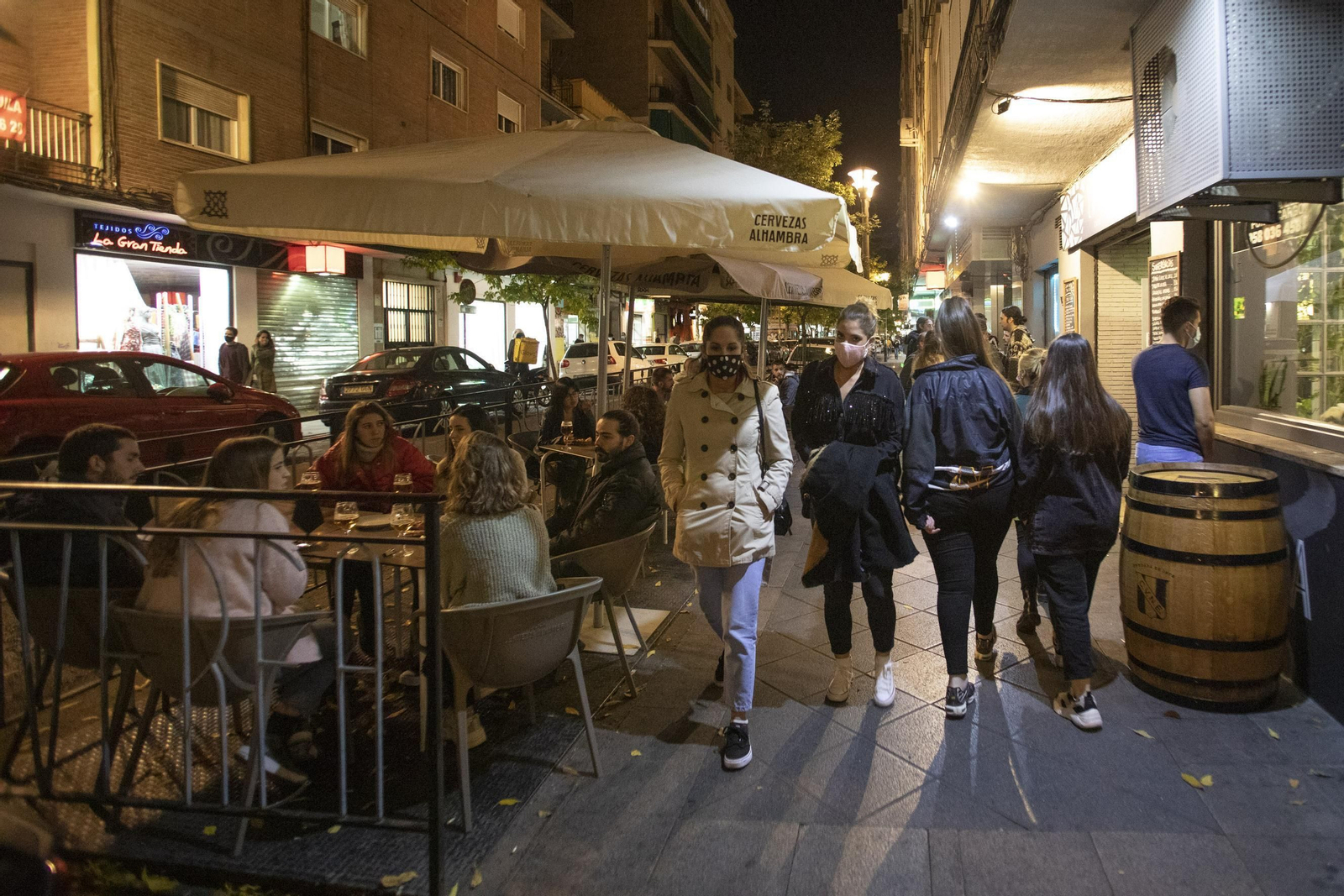 Nuevo cambio en el horario de cierre de los bares de Granada por el toque de queda en Granada
