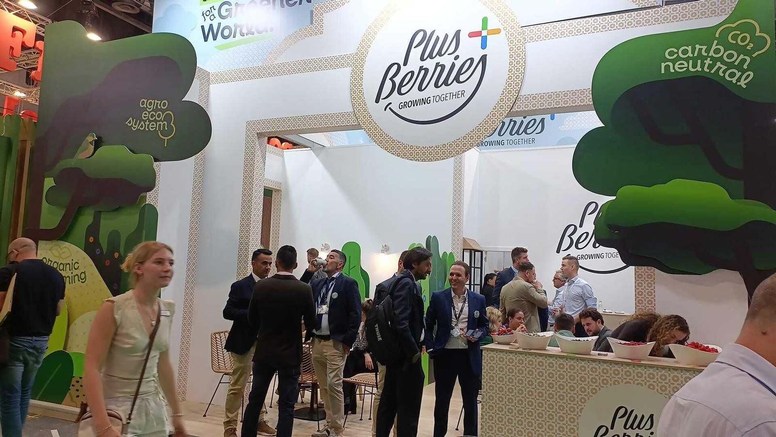 La presencia de Huelva en el primer día de Fruit Atracttion, en imágenes