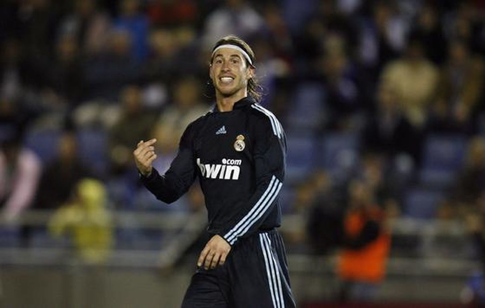 Los de Pellegrini golean al Tenerife en el Heleliodoro Rodríguez López con goles de Higuaín (dos), Kaká, Ronaldo y Raúl. / AFP · EFE · Reuters