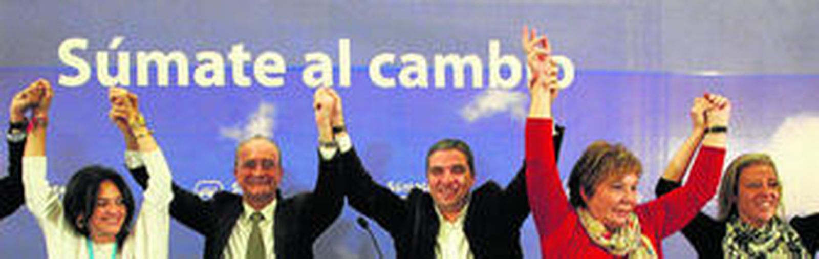 Del Cid, De la Torre, Bendodo, Villalobos y España, anoche, celebran su triunfo en un hotel de la capital.