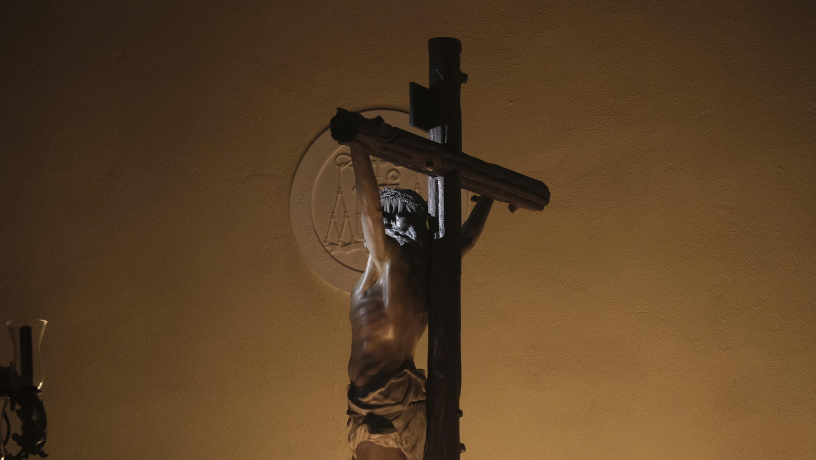 Procesión del Perdón en Almería, en imágenes