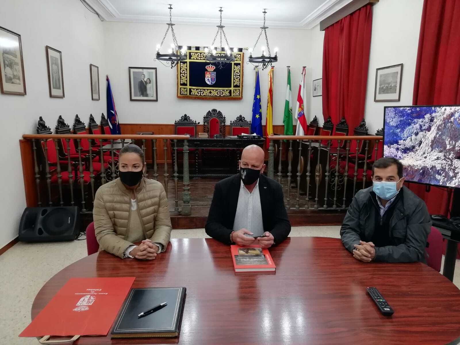 Visita a Calañas de la delegada territorial de Turismo de la Junta en Huelva, María Ángeles Muriel.