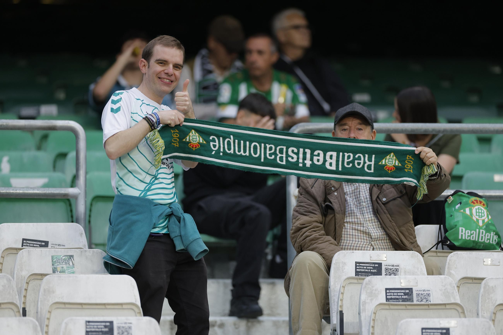 Búscate en las fotos del Betis - Jagiellonia