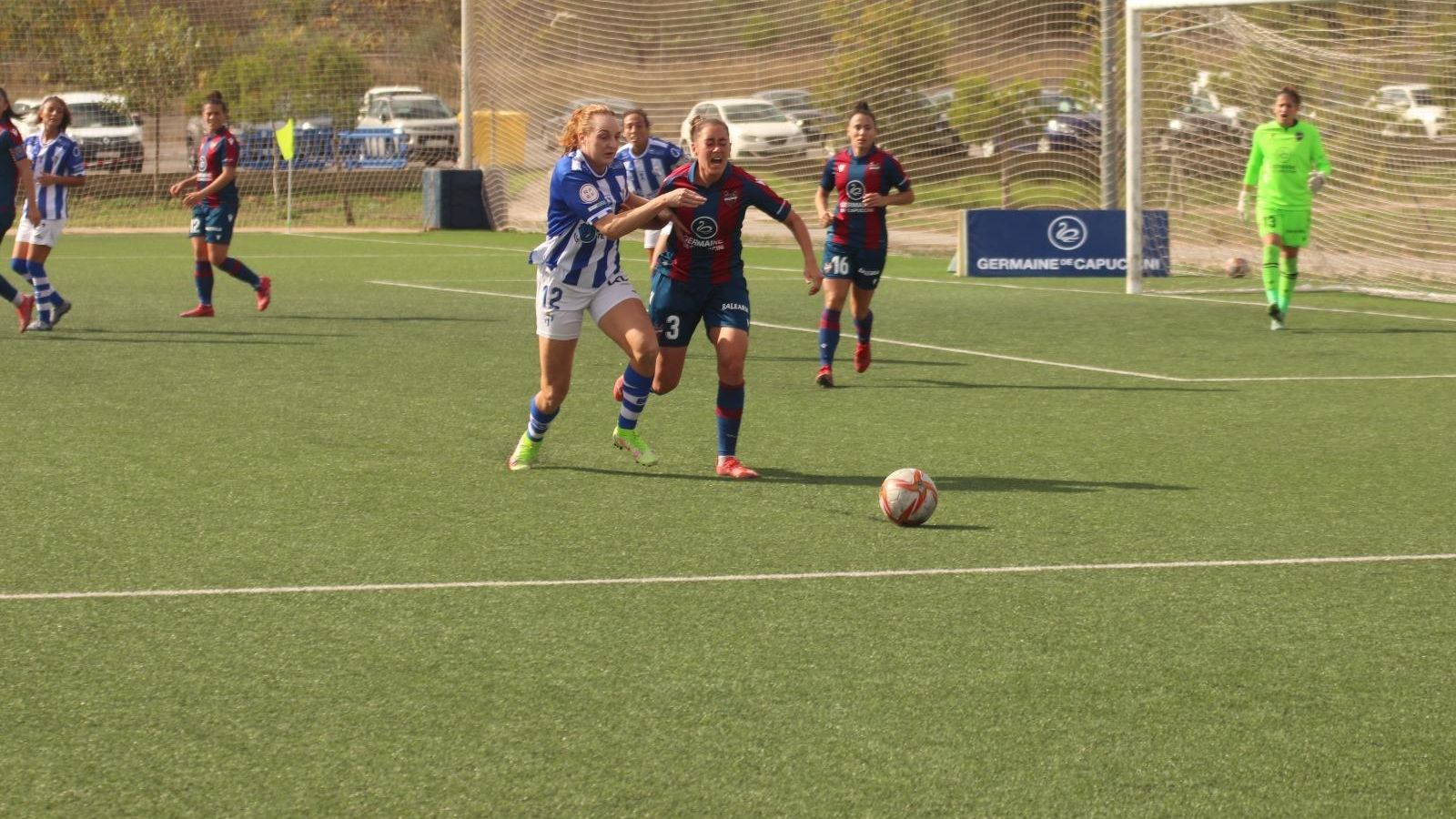 Un lance del encuentro entre levantinistas y onubenses.