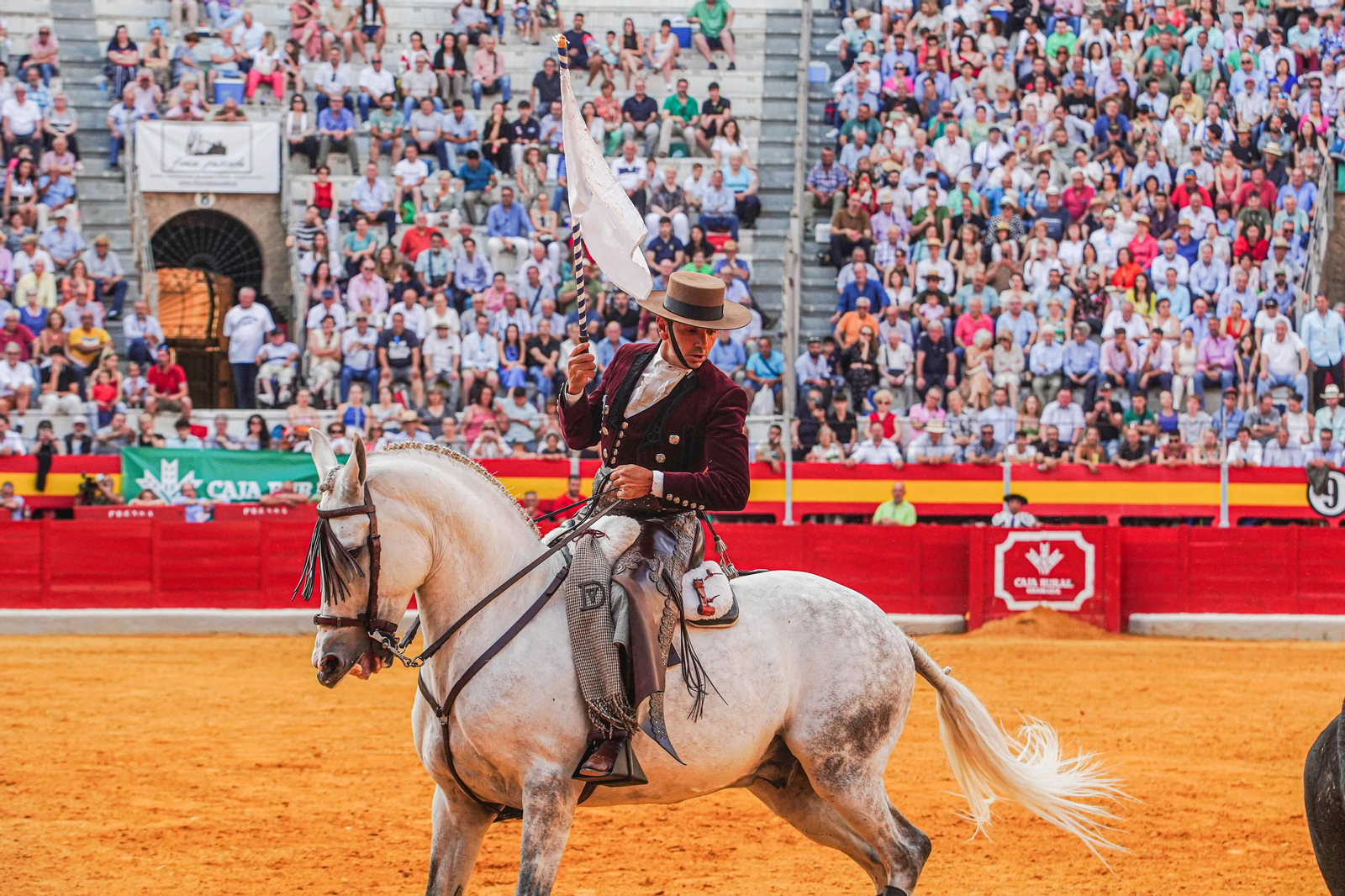 Una gran tarde de rejoneo, en imágenes