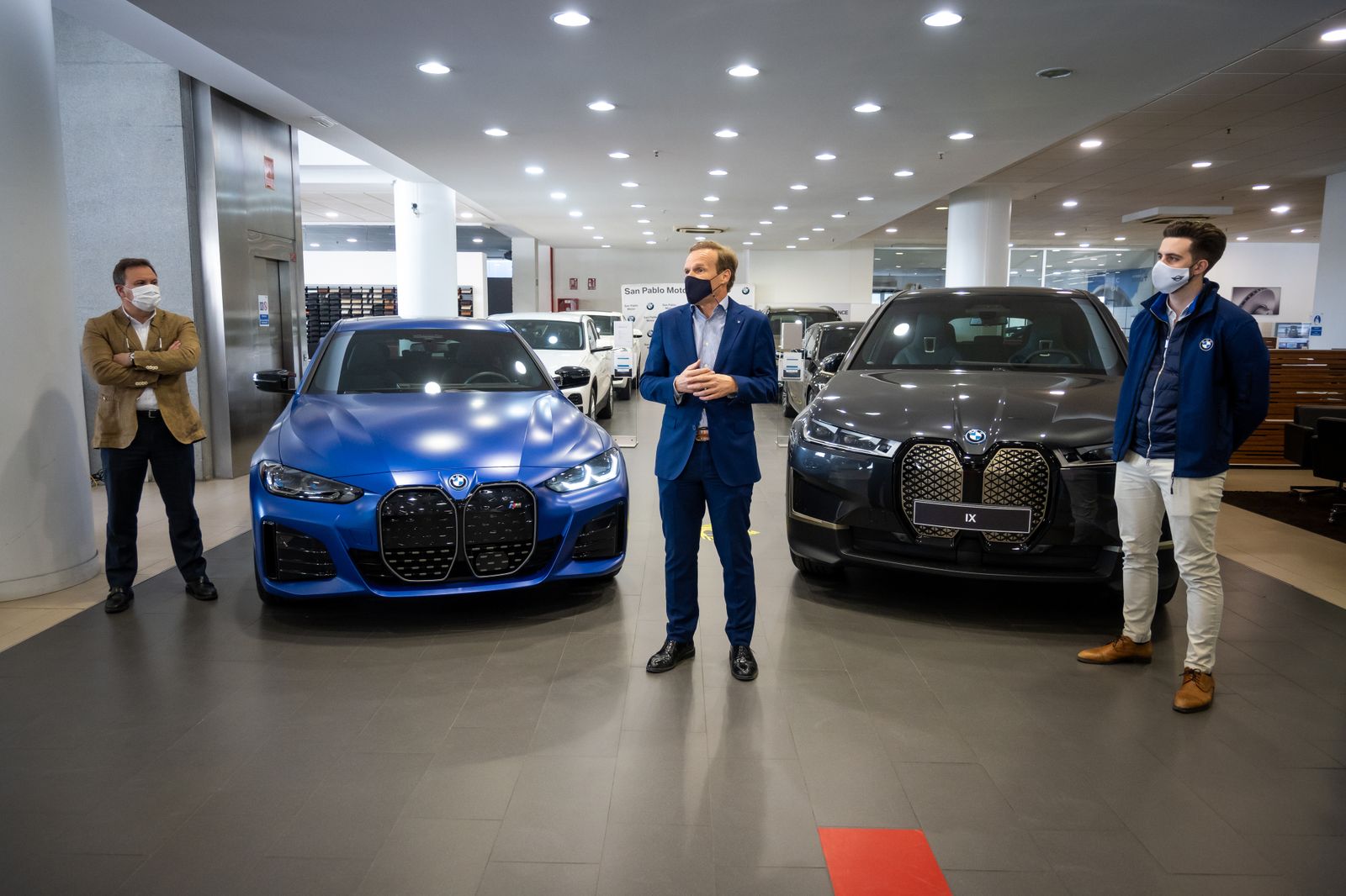 San Pablo Motor presenta dos nuevos BMW eléctricos: iX e i4