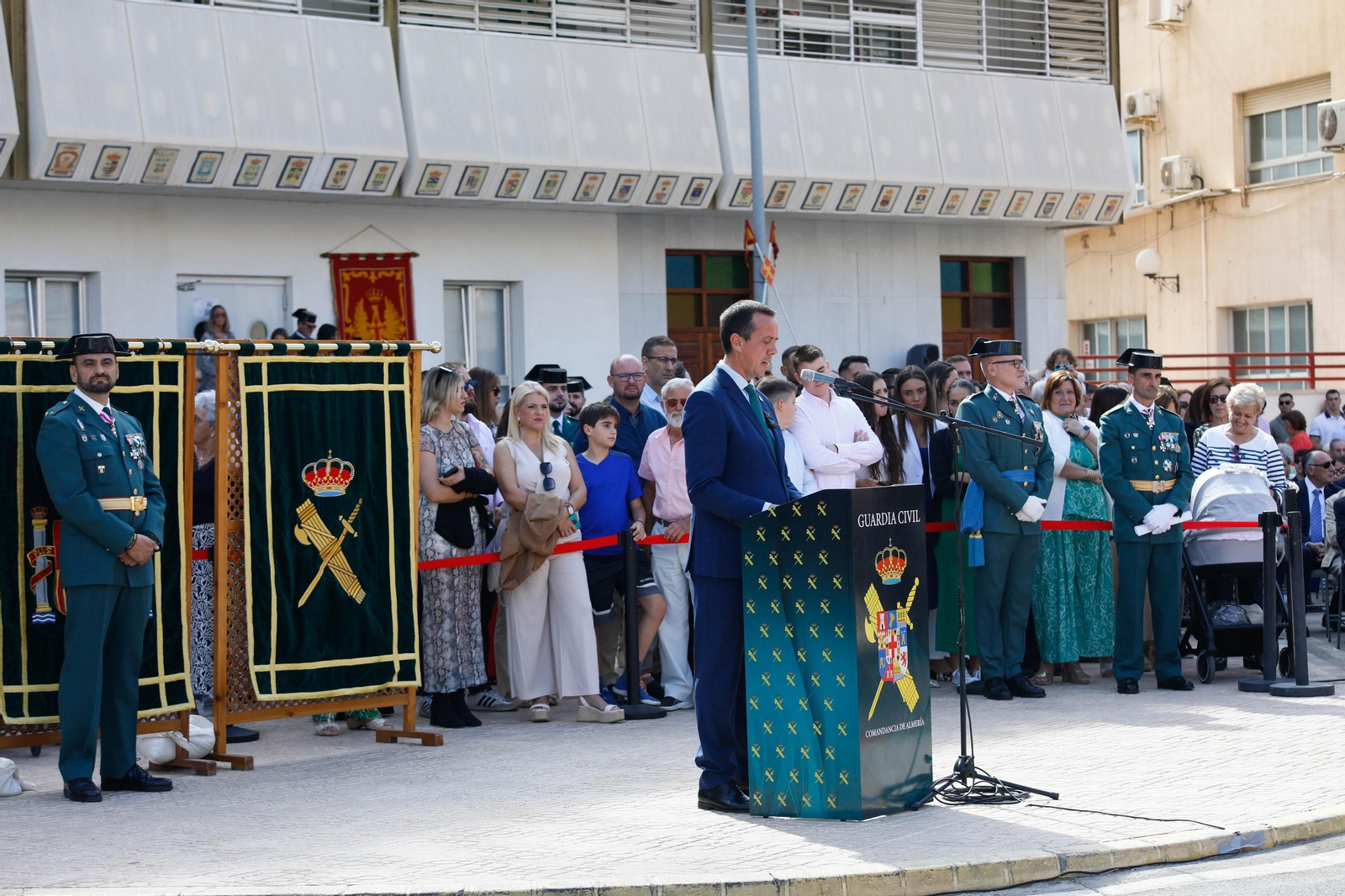Los actos de la Guardia Civil en honor a la Virgen del Pilar, en imágenes