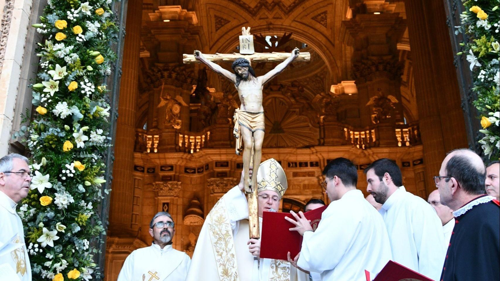 El obispo, Sebastián Chico, inaugura el Año Jubilar.