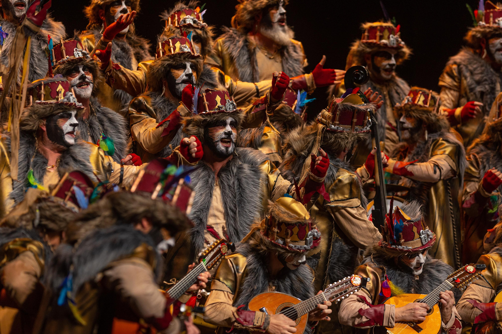 Imágenes de la sesión de este jueves en el Gran Teatro del Carnaval Colombino.