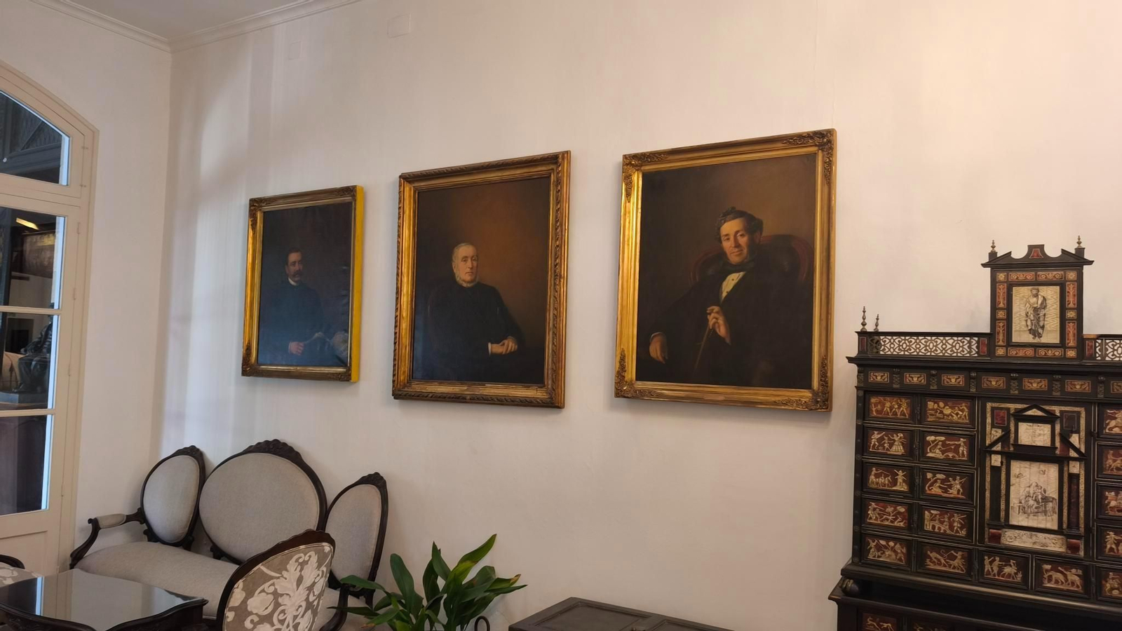Galeria de retratos de las bodegas González Byass.