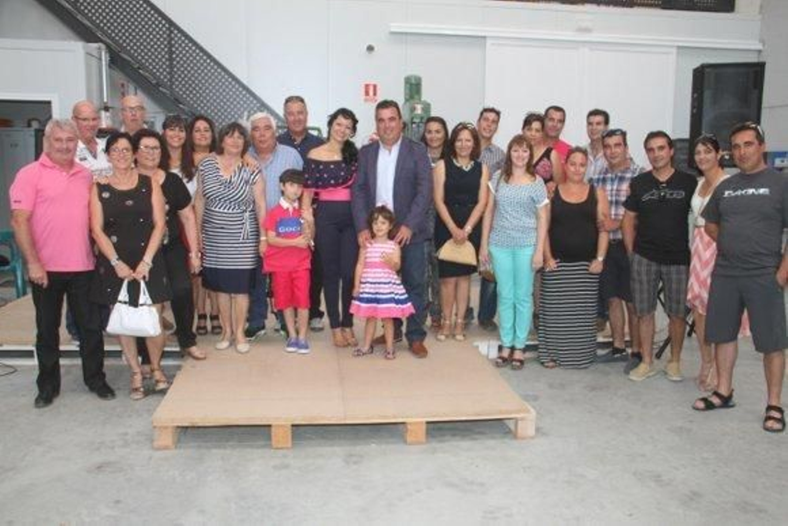 Familiares y amigos del director gerente de Astilleros Los Salineros S.L., Rafael Pecci, durante el cóctel de inauguración.

Foto: Ignacio Casas de Ciria