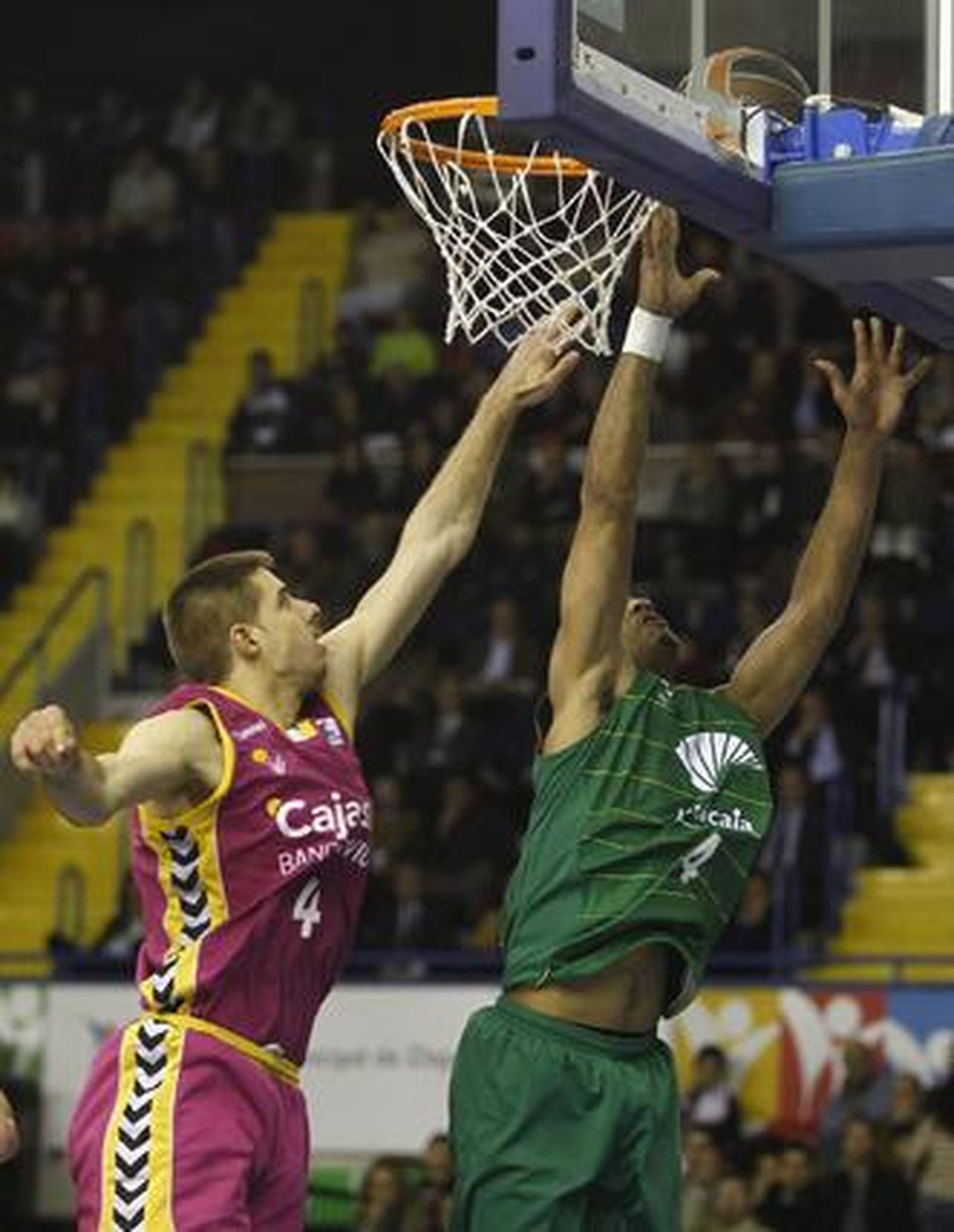 El Cajasol cae en San Pablo ante Unicaja (68-72). / Antonio Pizarro