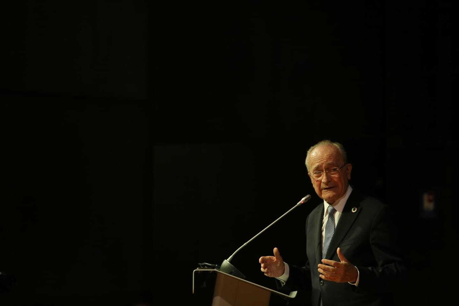 Las imágenes del acto de distinción de agentes de la Policía Local de Málaga en el día de su patrón