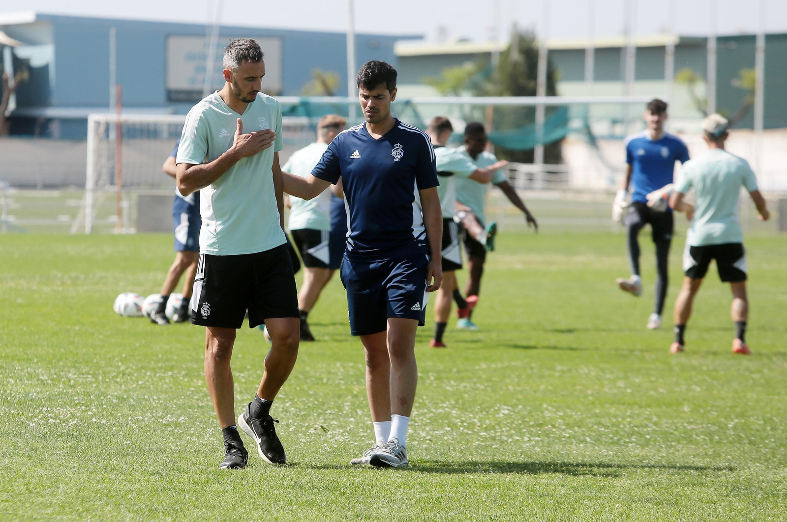 Imágenes del entrenamiento del Recre en la Ciudad Deportiva
