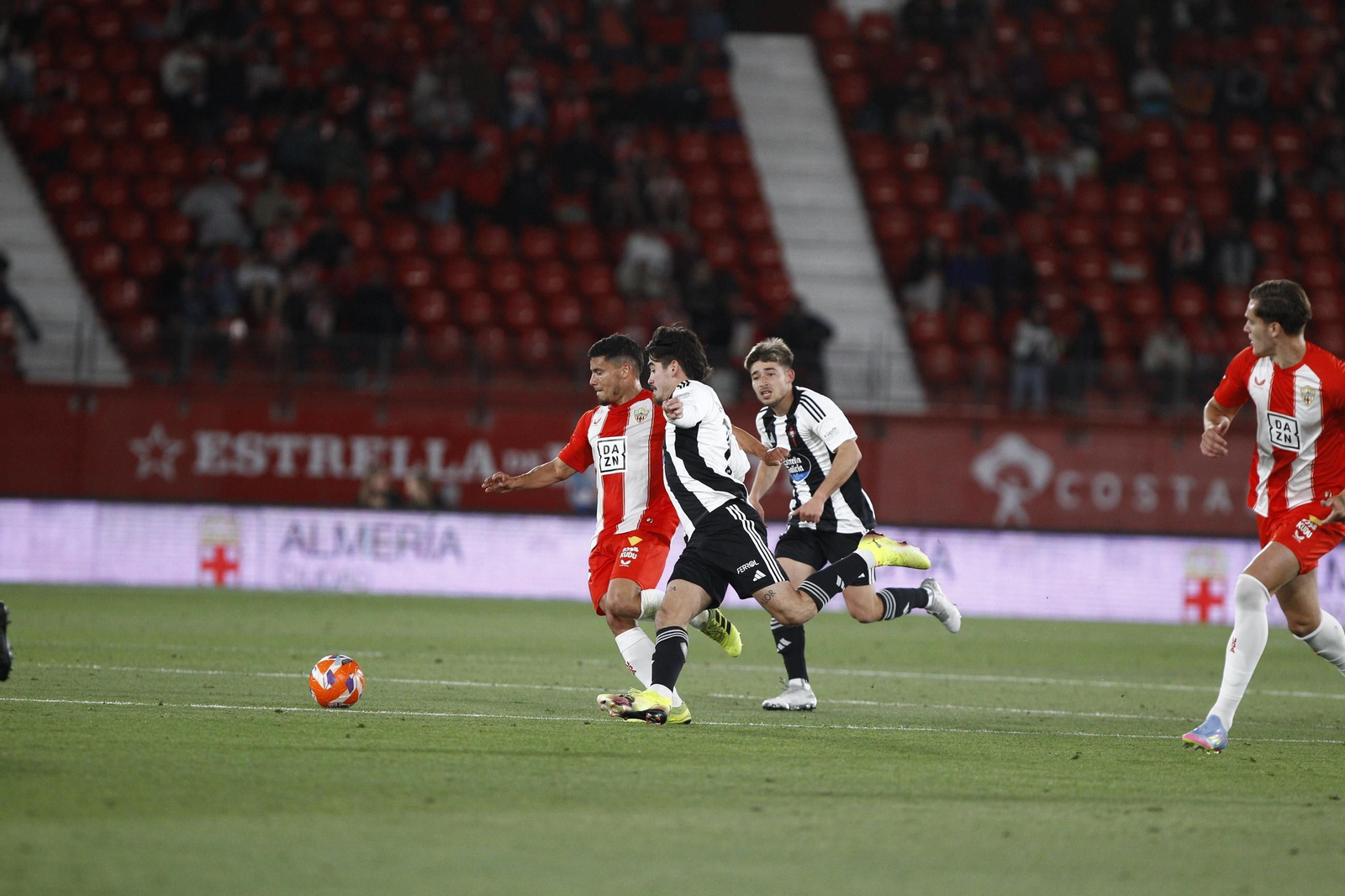 U.D. Almería-Racing Club Ferrol, en imágenes