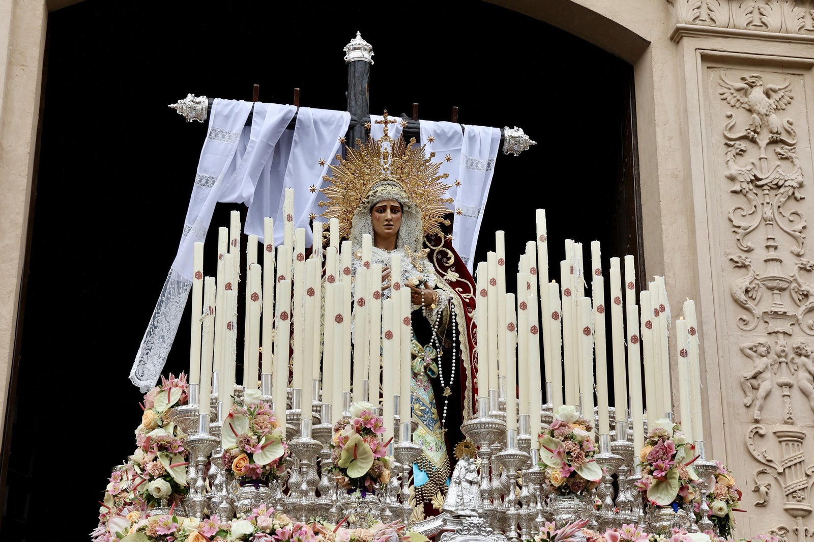 Los Desamparados del Parque Alcosa recorre el centro de Sevilla