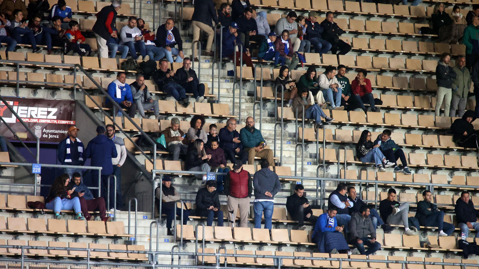Búscate en el Xerez DFC - Ceuta B en el Municipal de Chapín en Jerez