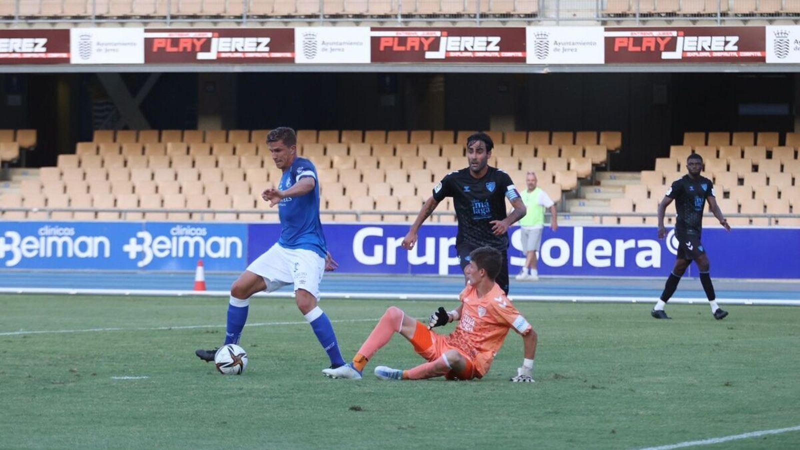 Simeone bate a Carlos López.