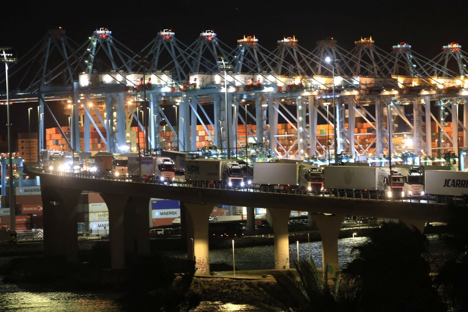 Camiones en el Puerto de Algeciras
