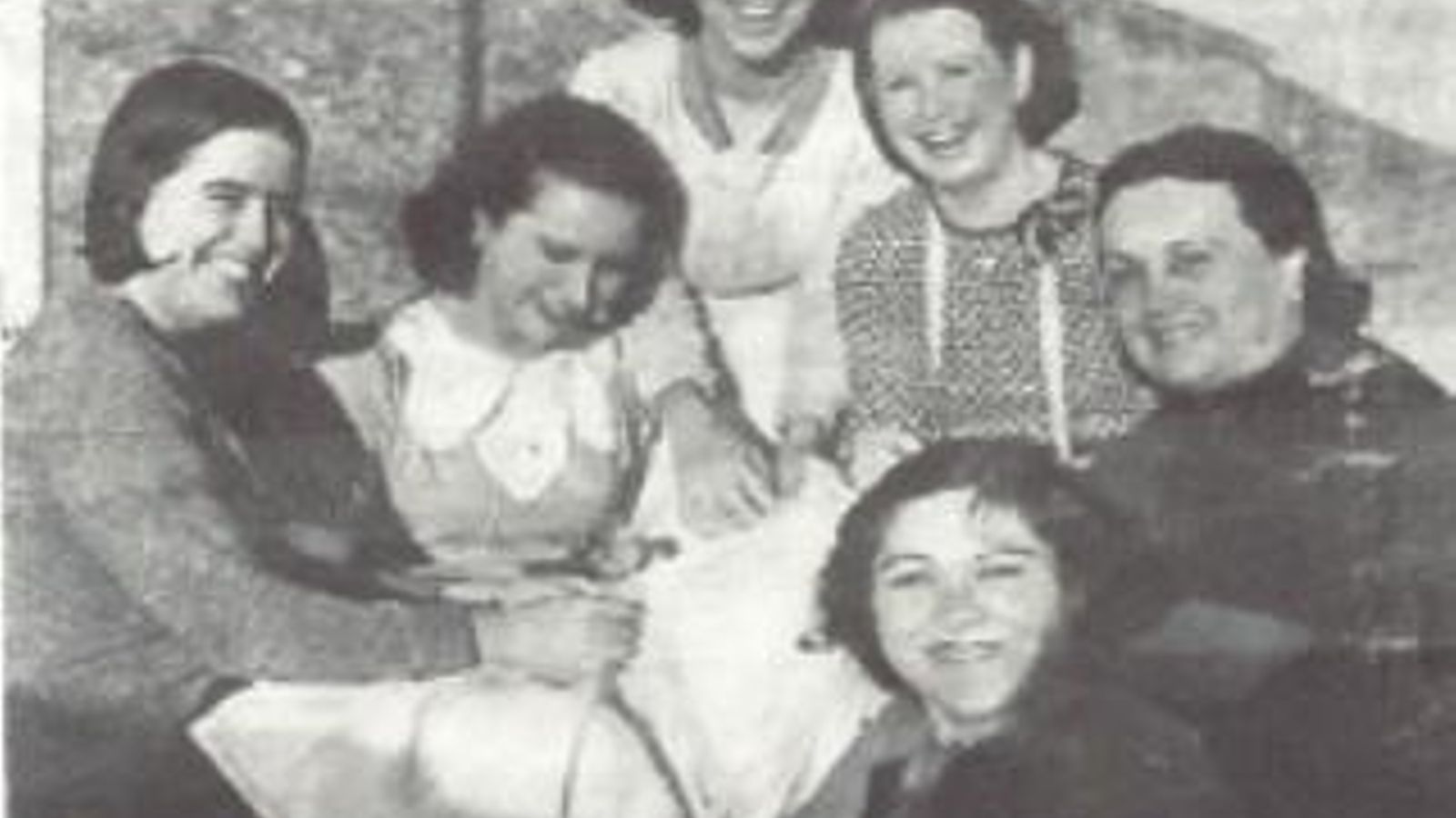 Últimas puntadas a la camisa del emperador.