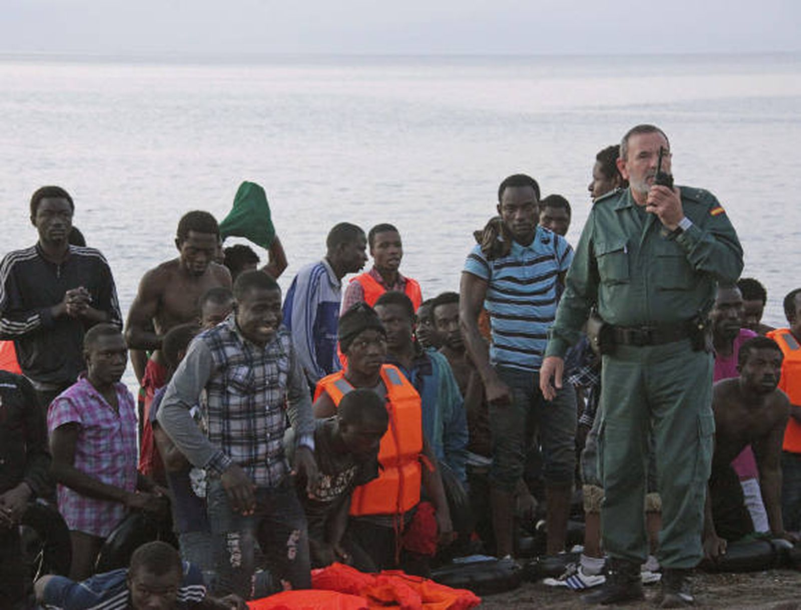 Llegan 65 inmigrantes subsaharianos a nado a la costa de Ceuta