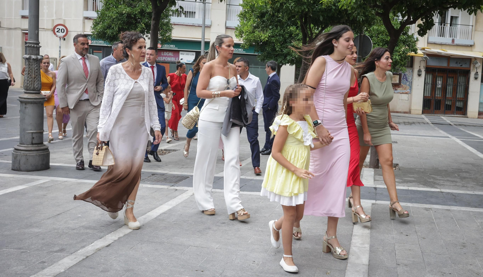 Imágenes de los asistentes a la comunión de la nieta del empresario José Luis López en Jerez