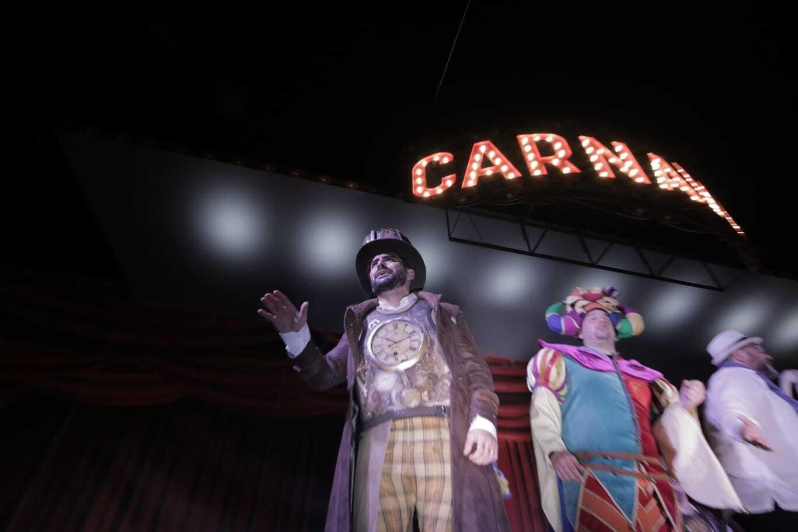 Gala de bienvenida del Carnaval en San Fernando con Manu Sánchez y Sandra Golpe