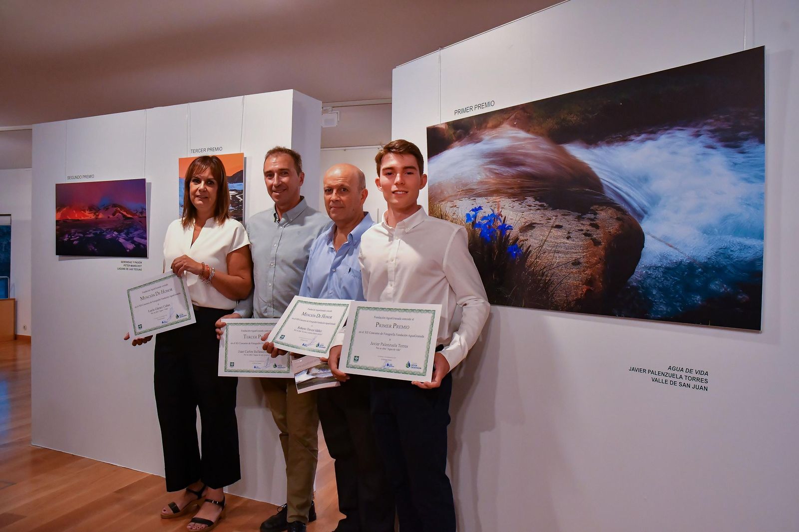 Foto de familia de los ganadores.