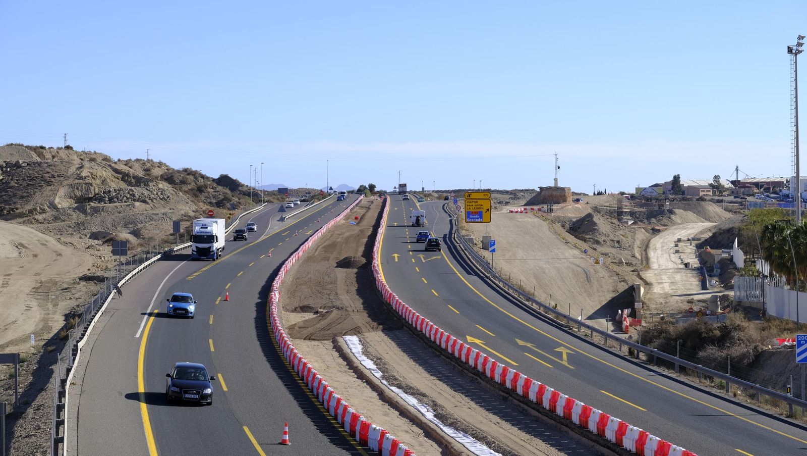 Imagen de los trabajos que se están ejecutando en la A-7 de Viator en la mañana de este martes.