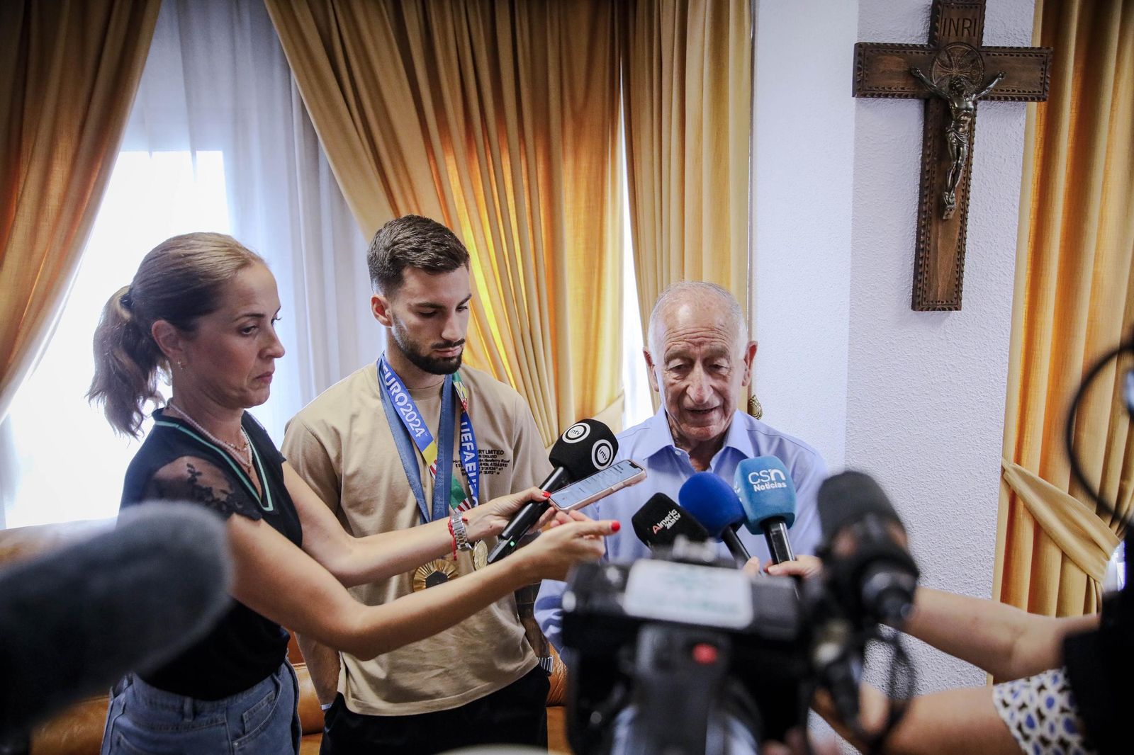 Álex Baena en el Ayto de Roquetas de Mar, en imágenes