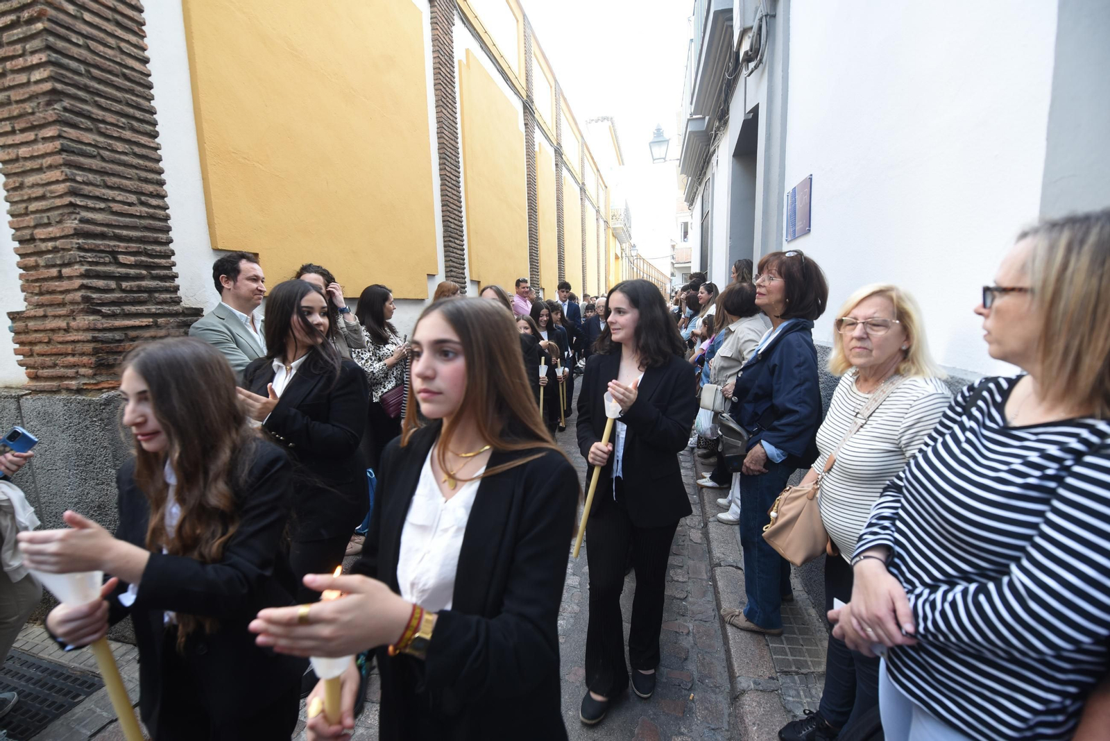 La procesión del colegio Divina Pastora de Córdoba con su Virgen, en imágenes