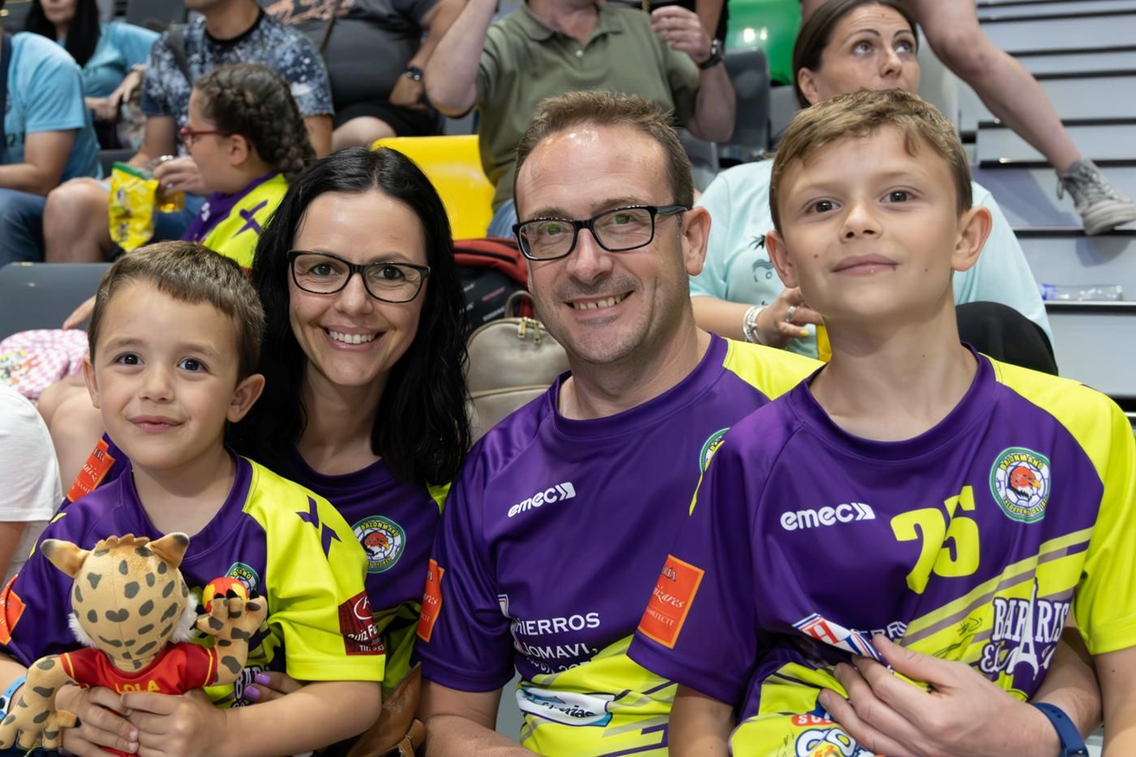 Las aficiones de la Copa del Rey de balonmano de Jaén, en imágenes