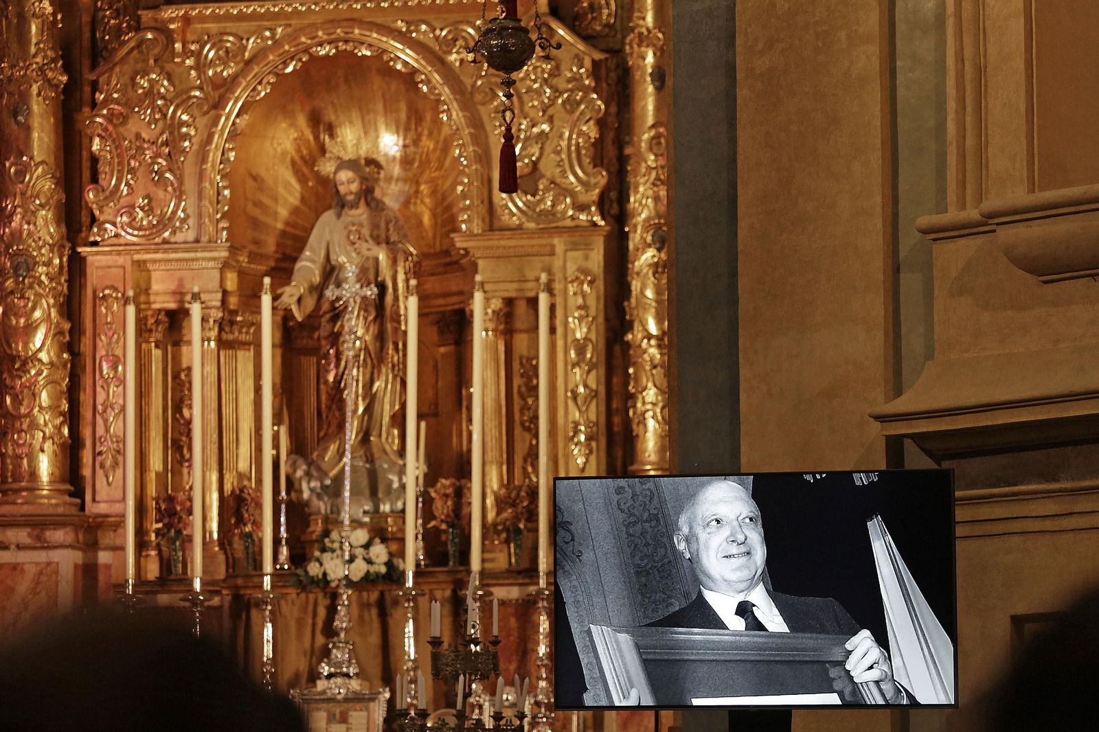 Homenaje a José Pedro Pérez-Llorca