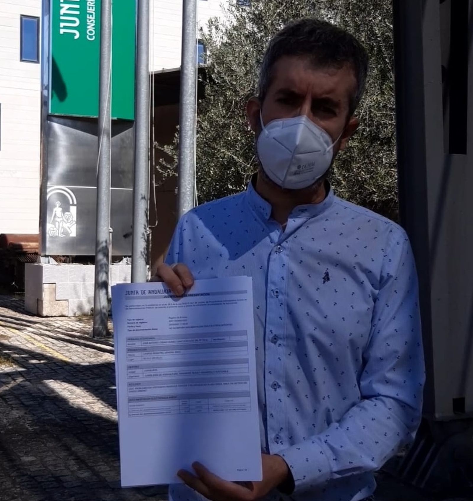 Lozano en la consejería de Desarrollo Sostenible con la petición registrada.