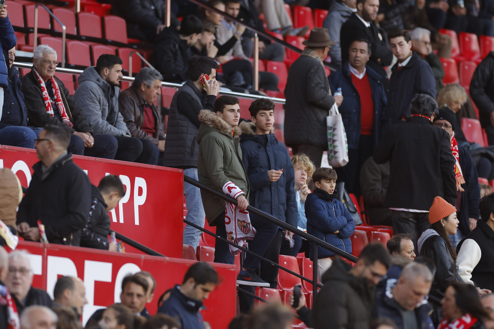 Búscate en las fotos del Sevilla-Mallorca
