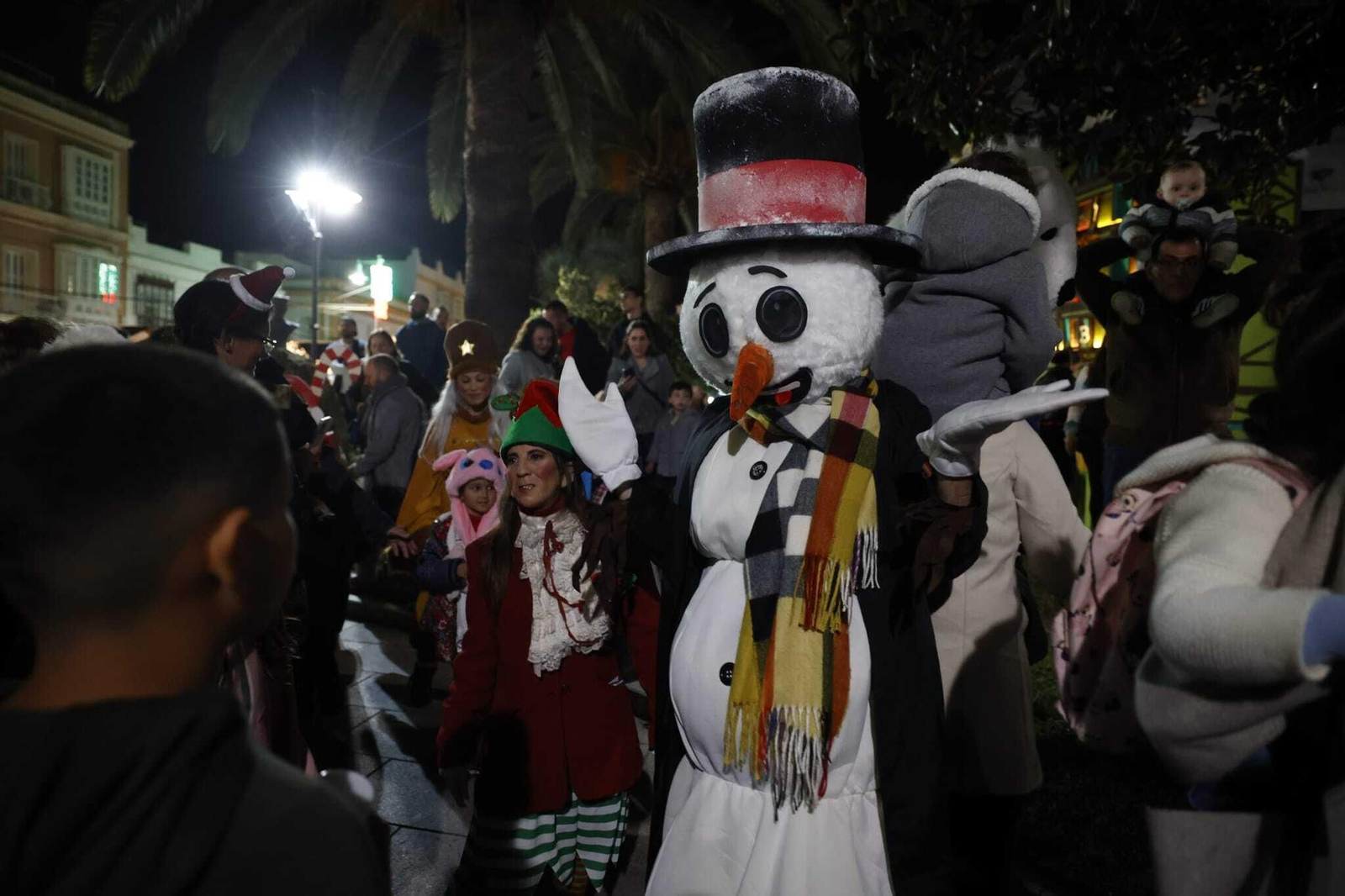 Pasacalles de Navidad organizado por Asihtur.