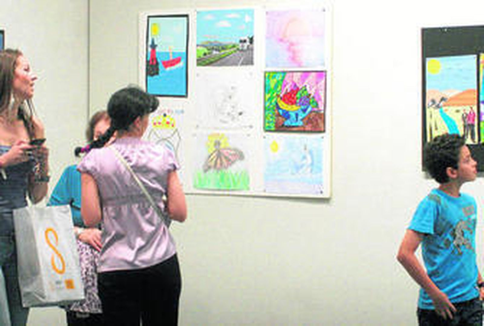 Algunos de los trabajos de una edición anterior del certamen de cómic, dibujo y pintura y cuento.